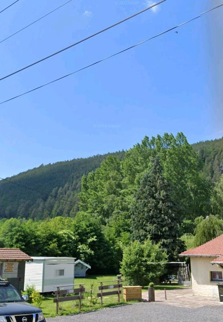 Gites, les Sapins, les Jonquilles, le Sagard nature et détente La Houssiere Esterno foto